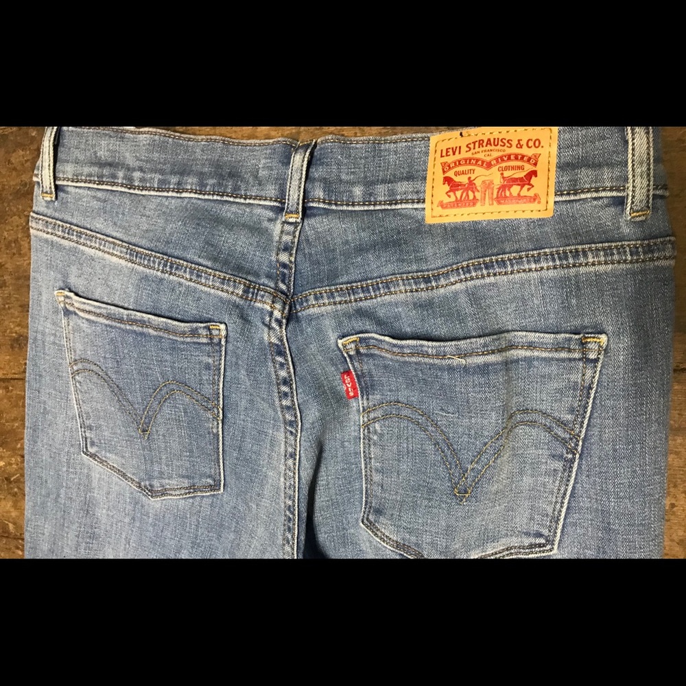 Levi’s - Picture 2 of 4